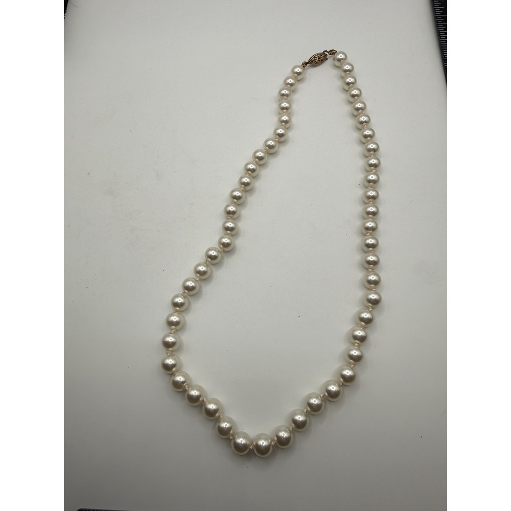 Vintage Graduated Faux Pearl Knotted Necklace Gold Tone Filigree Clasp 18 Inch
